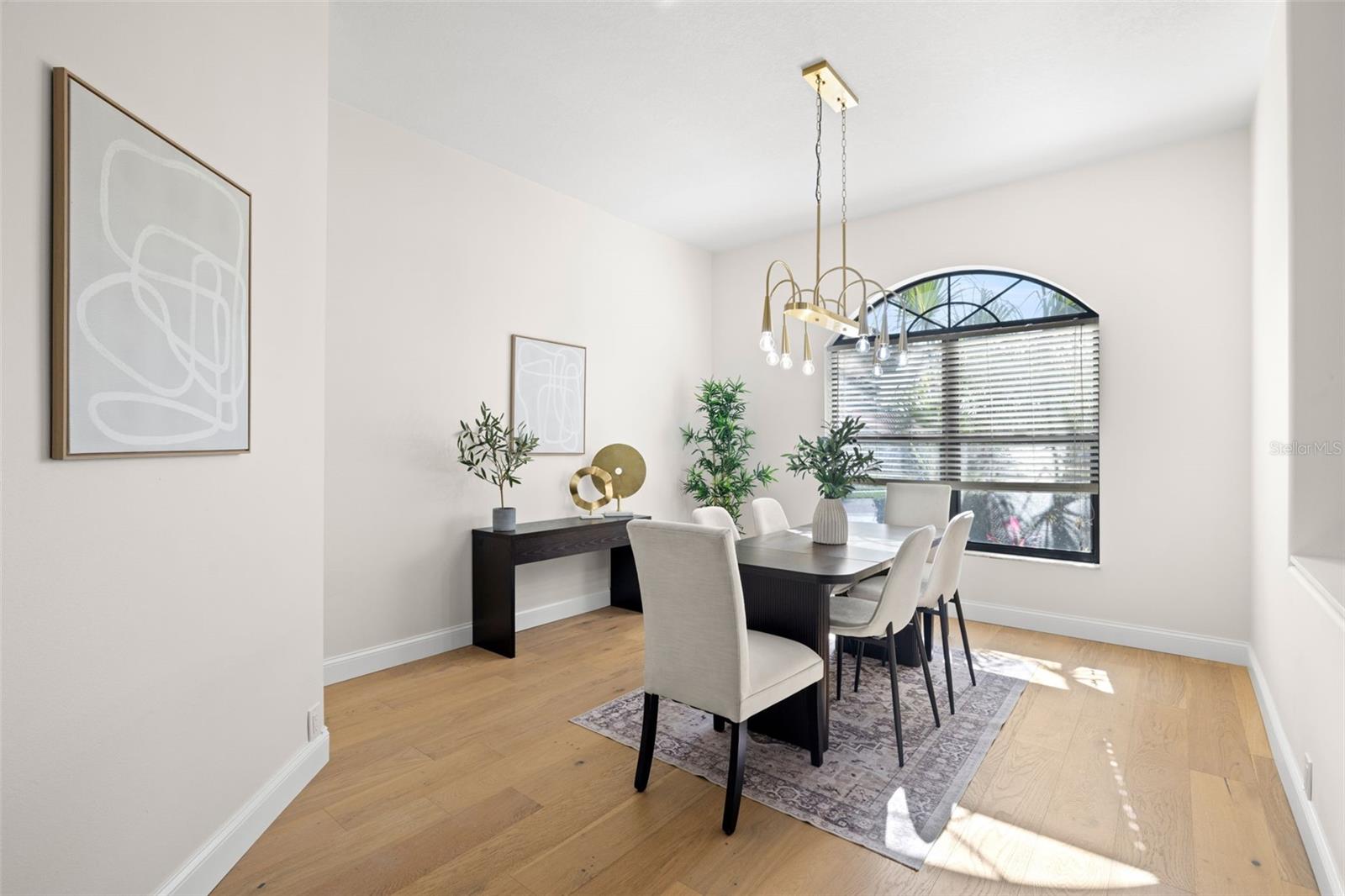 168 WOODCREEK DRIVE N