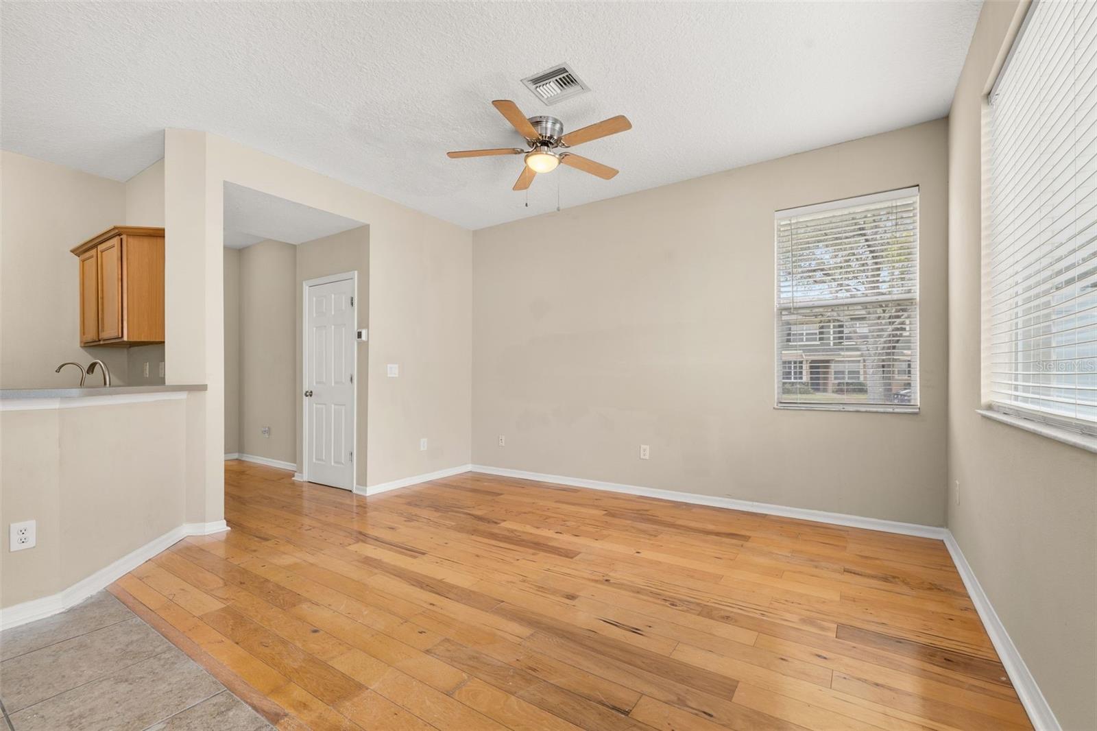 LAKES/WINDERMERE-LK REAMS TWNH - Residential