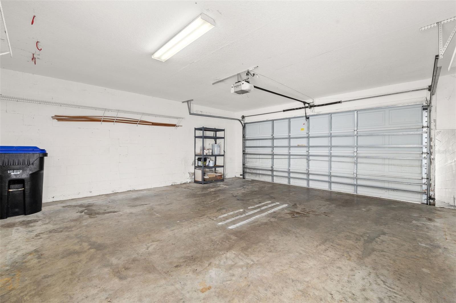 LAKES/WINDERMERE-LK REAMS TWNH - Residential