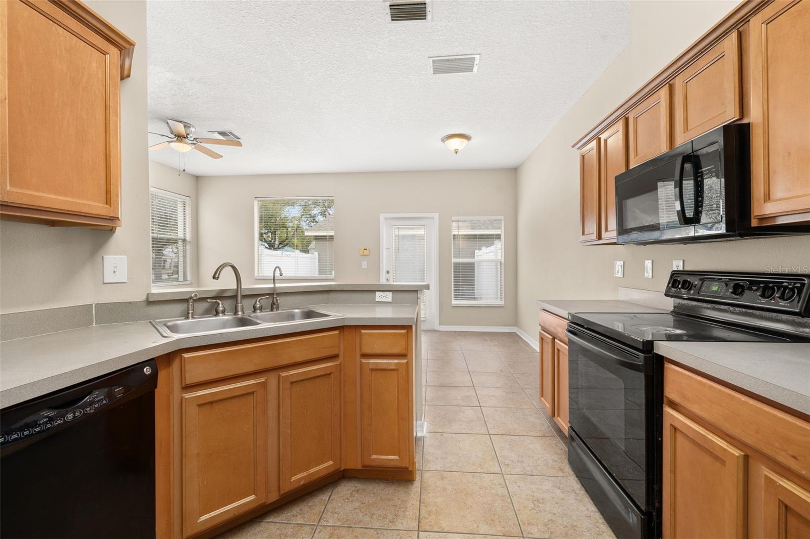 LAKES/WINDERMERE-LK REAMS TWNH - Residential