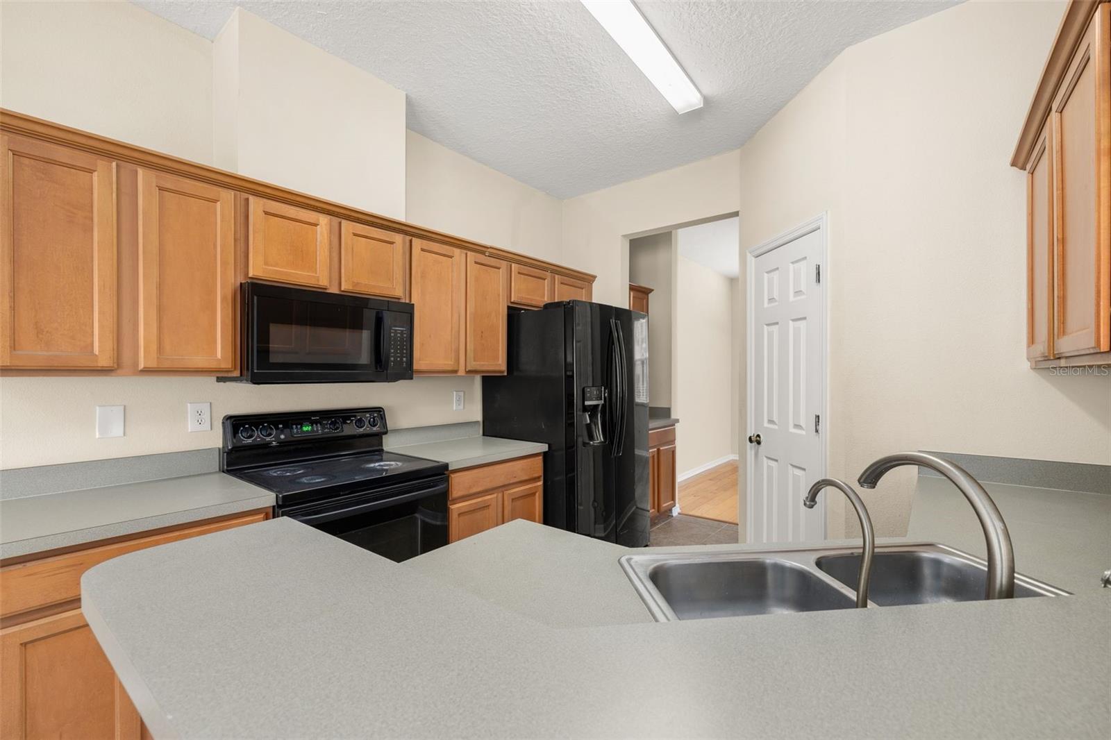 LAKES/WINDERMERE-LK REAMS TWNH - Residential