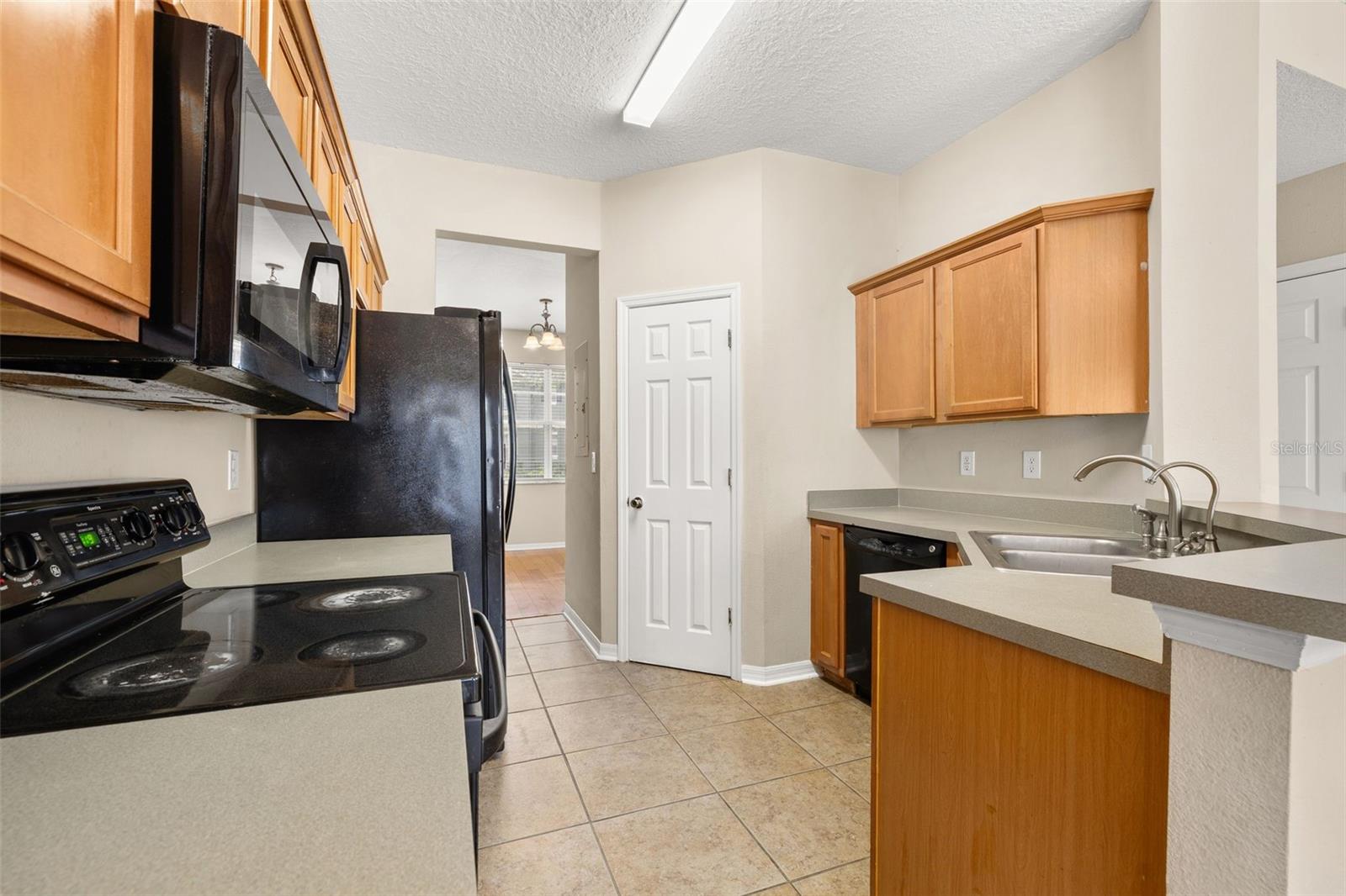 LAKES/WINDERMERE-LK REAMS TWNH - Residential