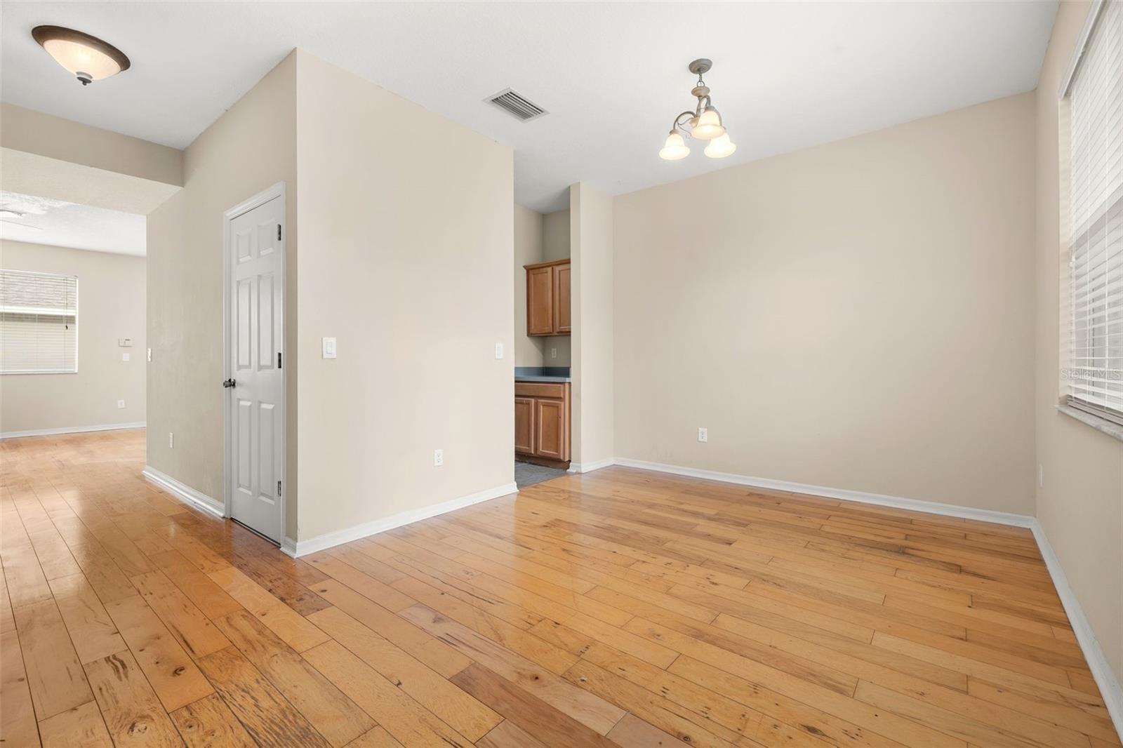 LAKES/WINDERMERE-LK REAMS TWNH - Residential