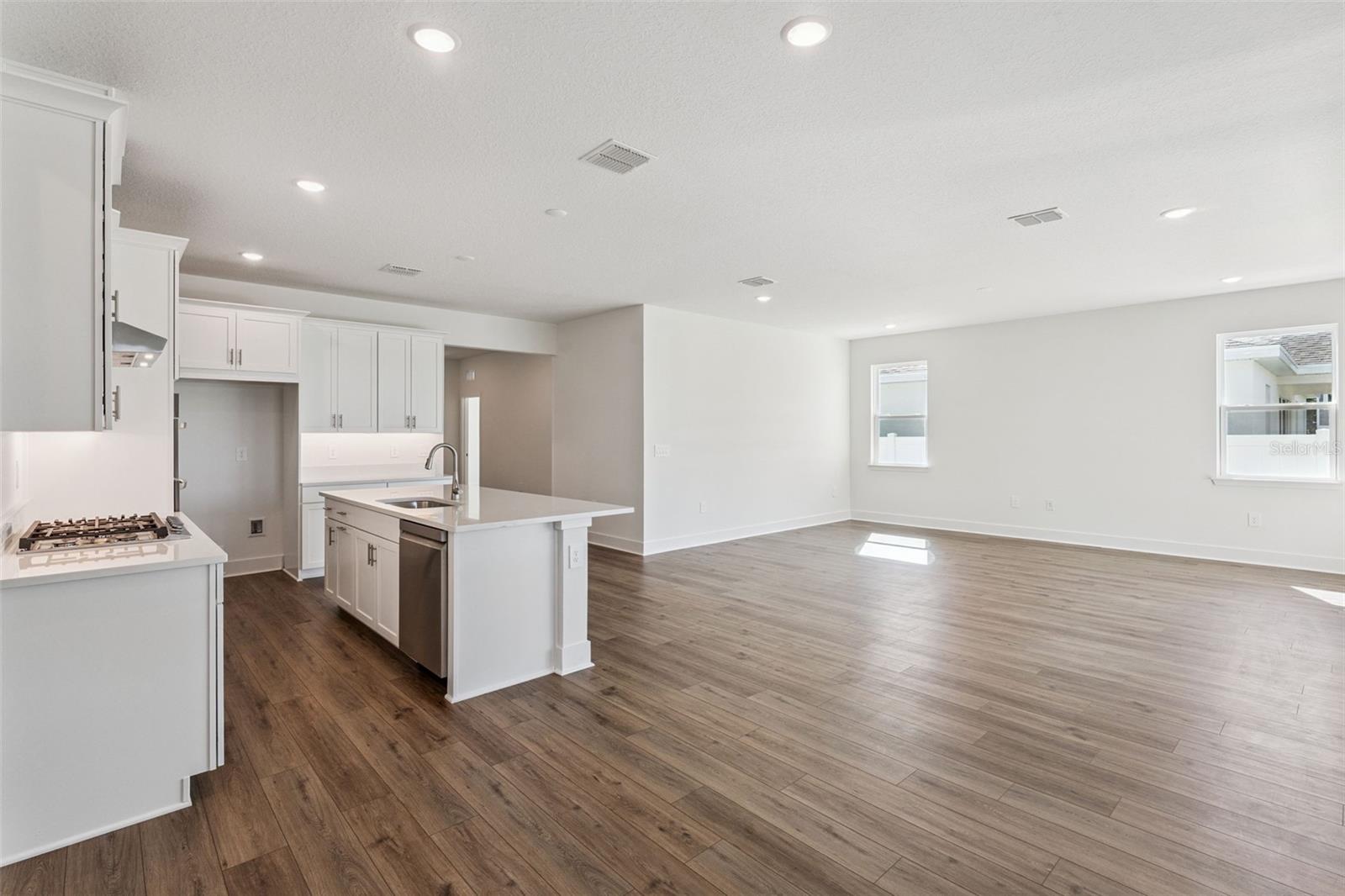 EDEN CREST - Residential