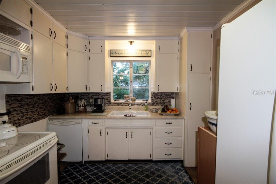 BRUNKS ADD TO CITY OF SARASOTA - Residential Lease