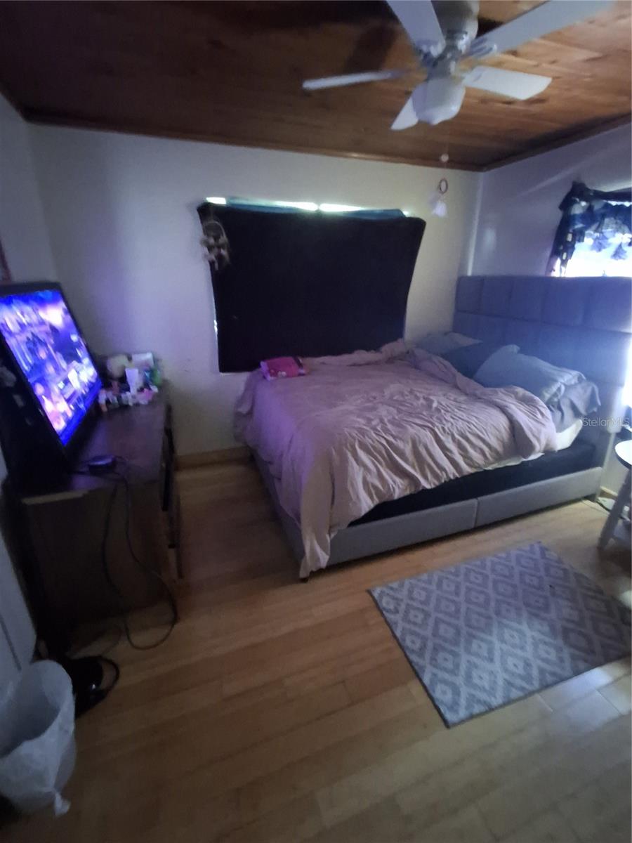 BRUNKS ADD TO CITY OF SARASOTA - Residential Lease