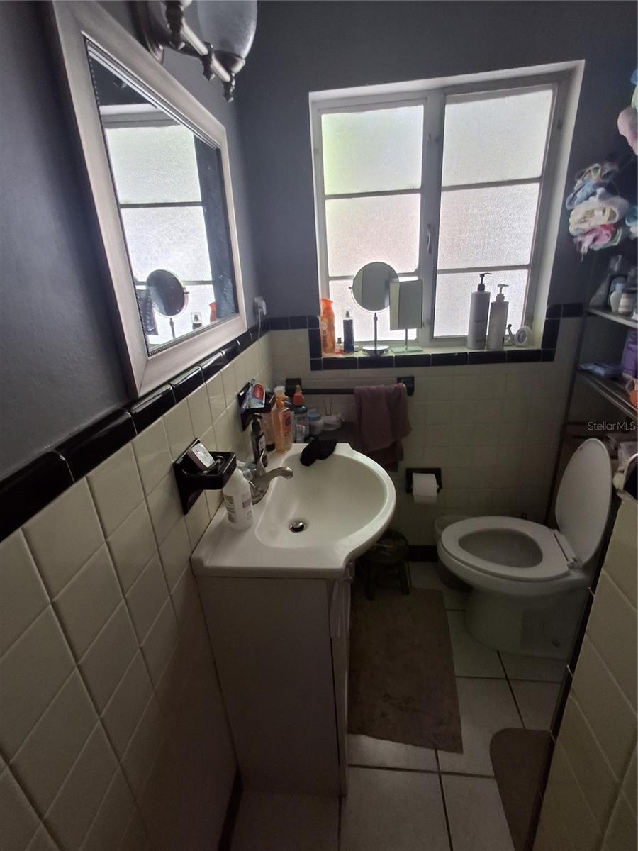 BRUNKS ADD TO CITY OF SARASOTA - Residential Lease