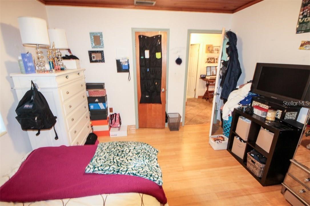 BRUNKS ADD TO CITY OF SARASOTA - Residential Lease