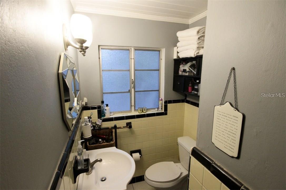 BRUNKS ADD TO CITY OF SARASOTA - Residential Lease