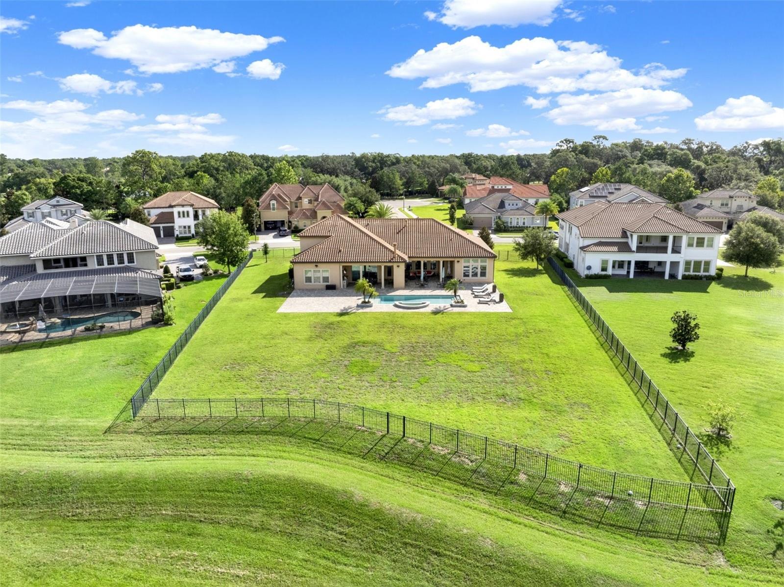 STEEPLE CHASE - Residential