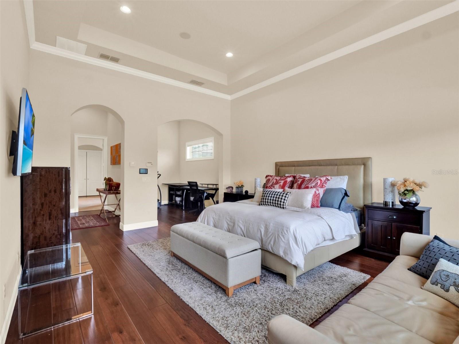 STEEPLE CHASE - Residential