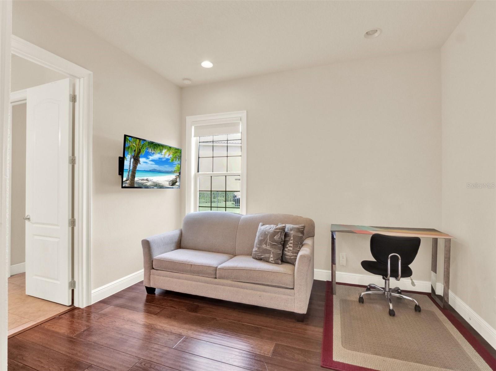 STEEPLE CHASE - Residential