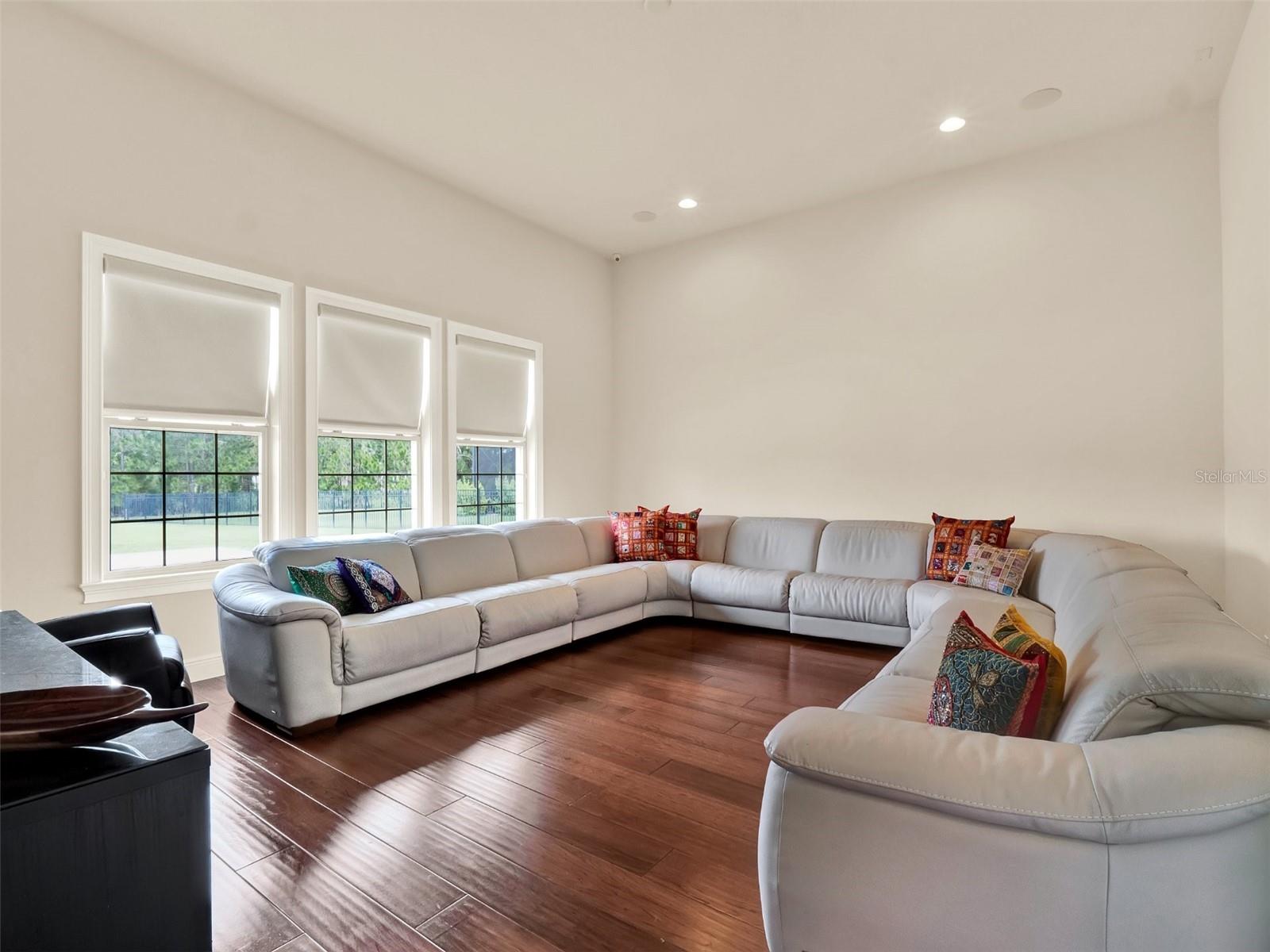 STEEPLE CHASE - Residential