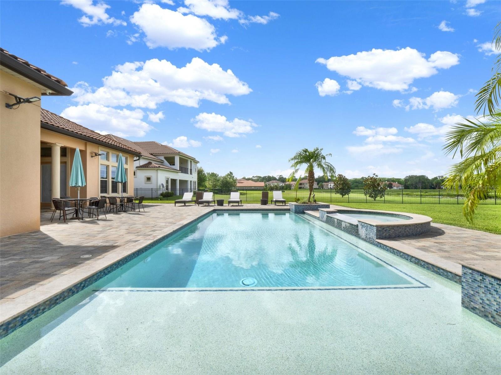STEEPLE CHASE - Residential