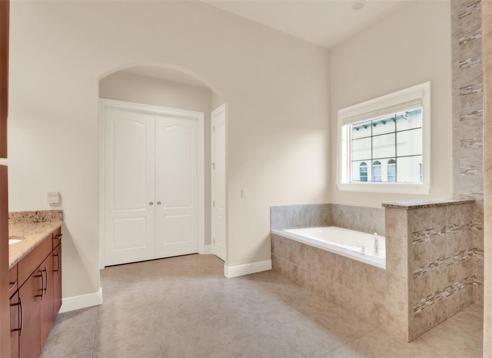 STEEPLE CHASE - Residential