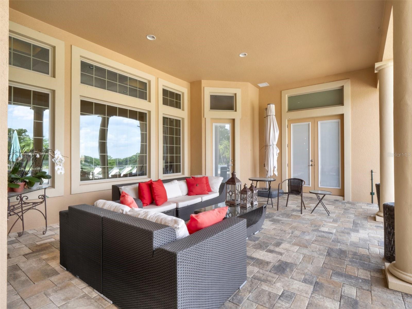 STEEPLE CHASE - Residential