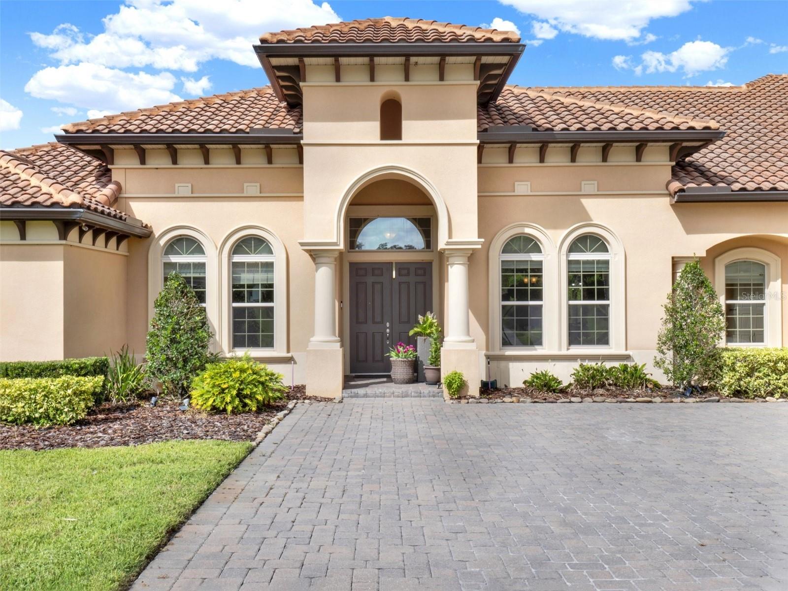 STEEPLE CHASE - Residential