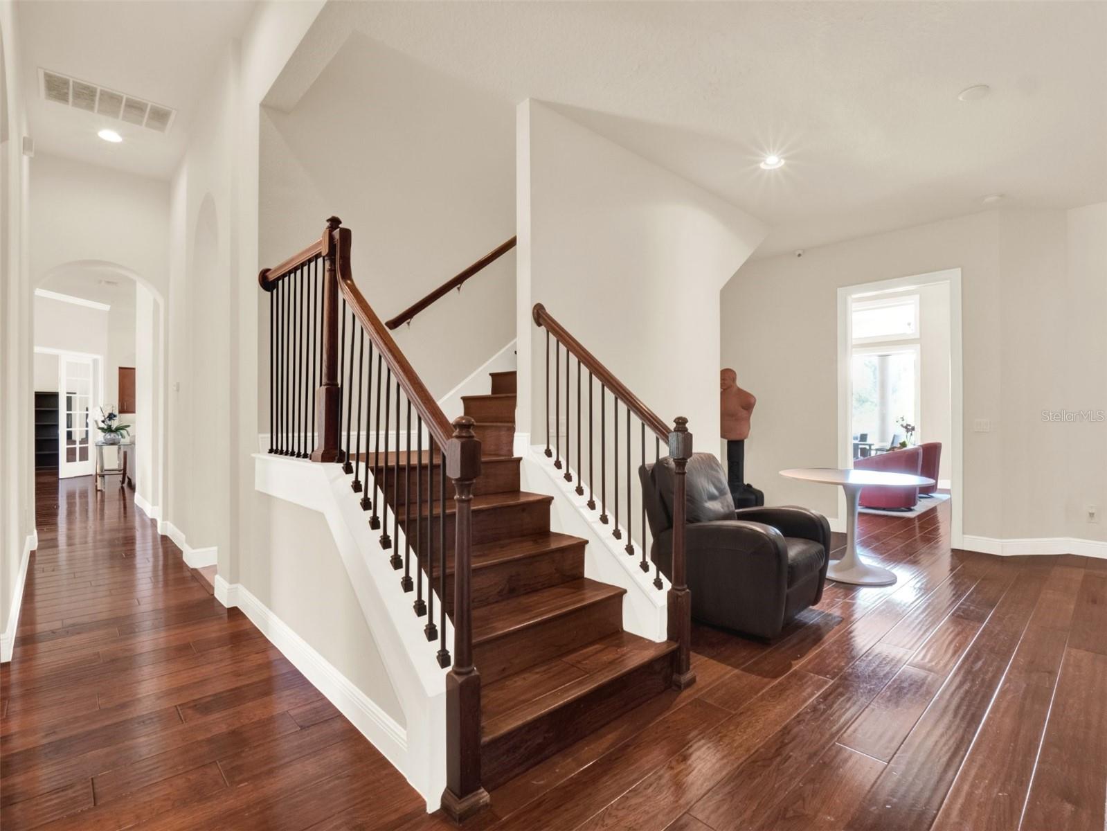 STEEPLE CHASE - Residential