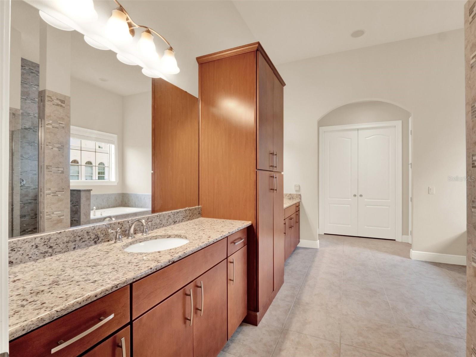 STEEPLE CHASE - Residential