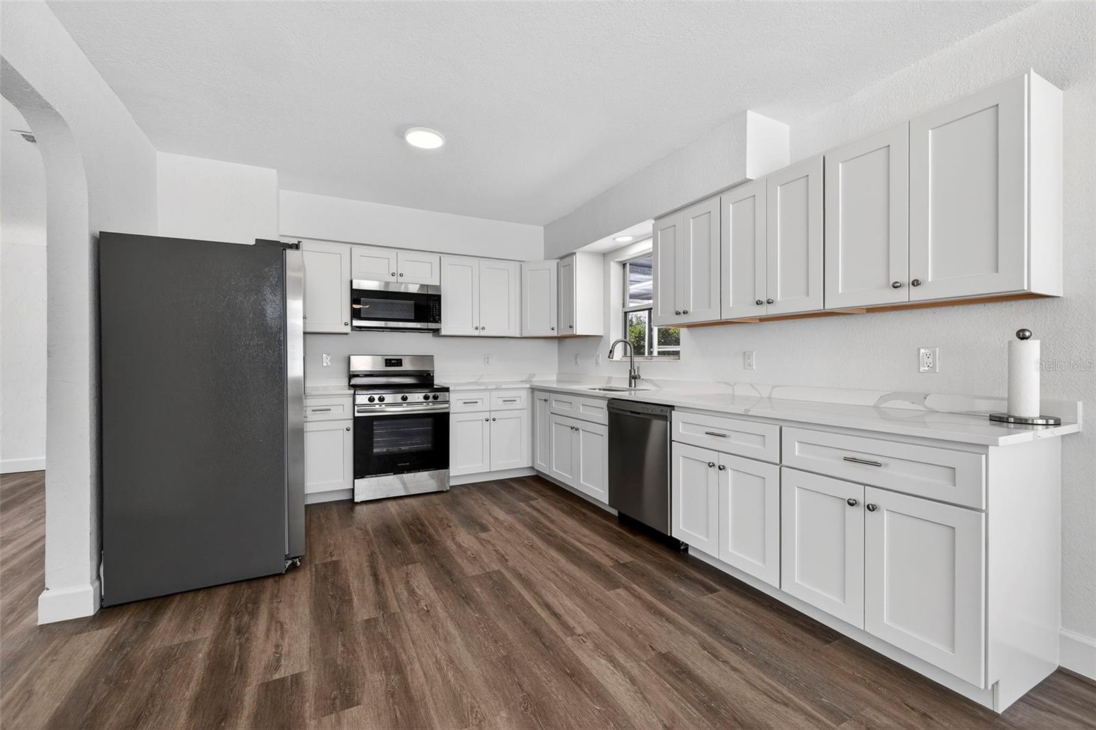 SUN-LIT SHORES - Residential