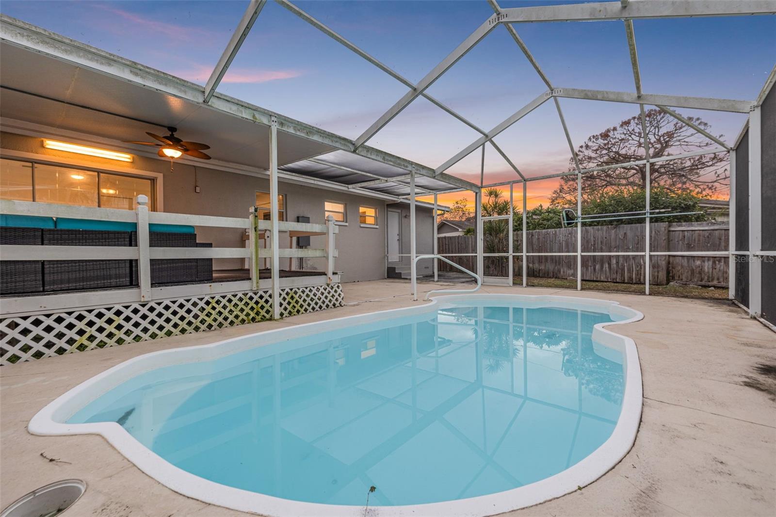 SUN-LIT SHORES - Residential