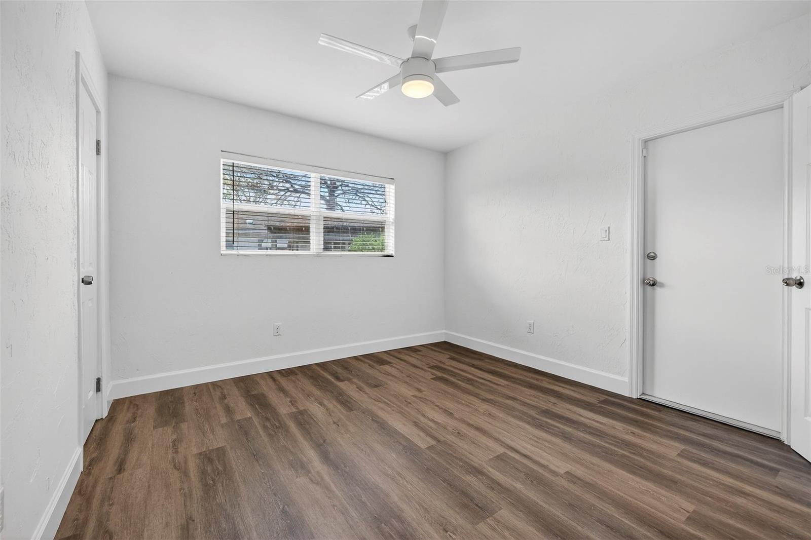 SUN-LIT SHORES - Residential