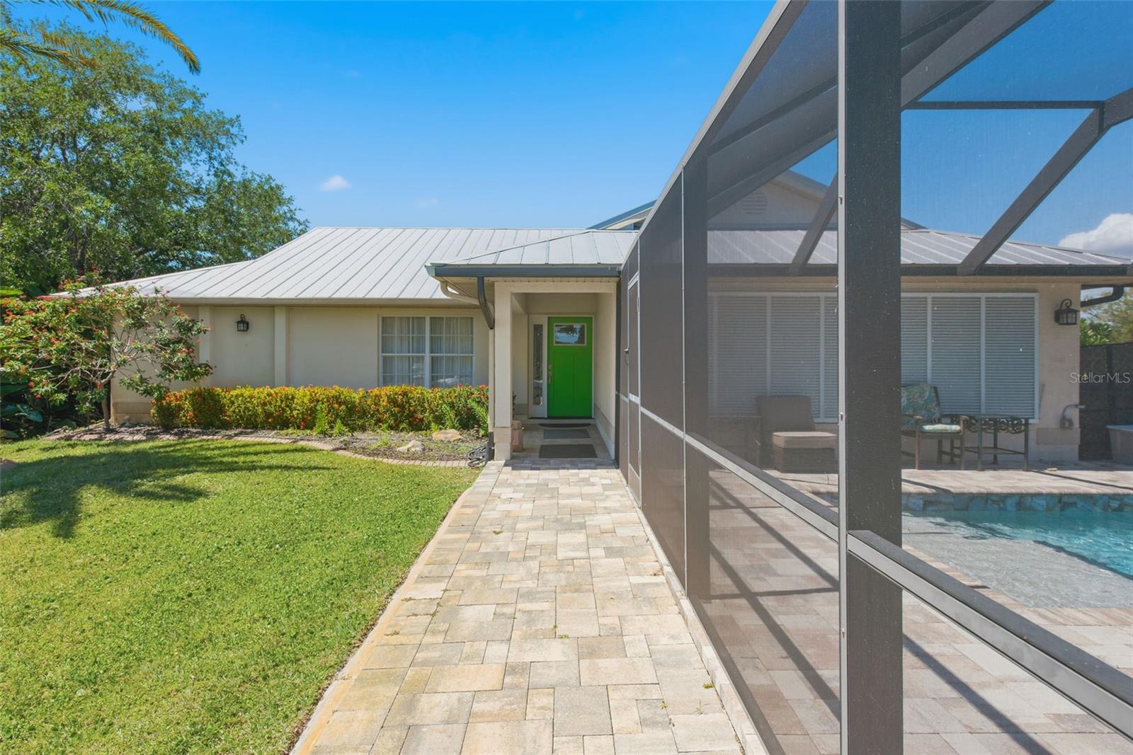880 LEMON BAY DRIVE