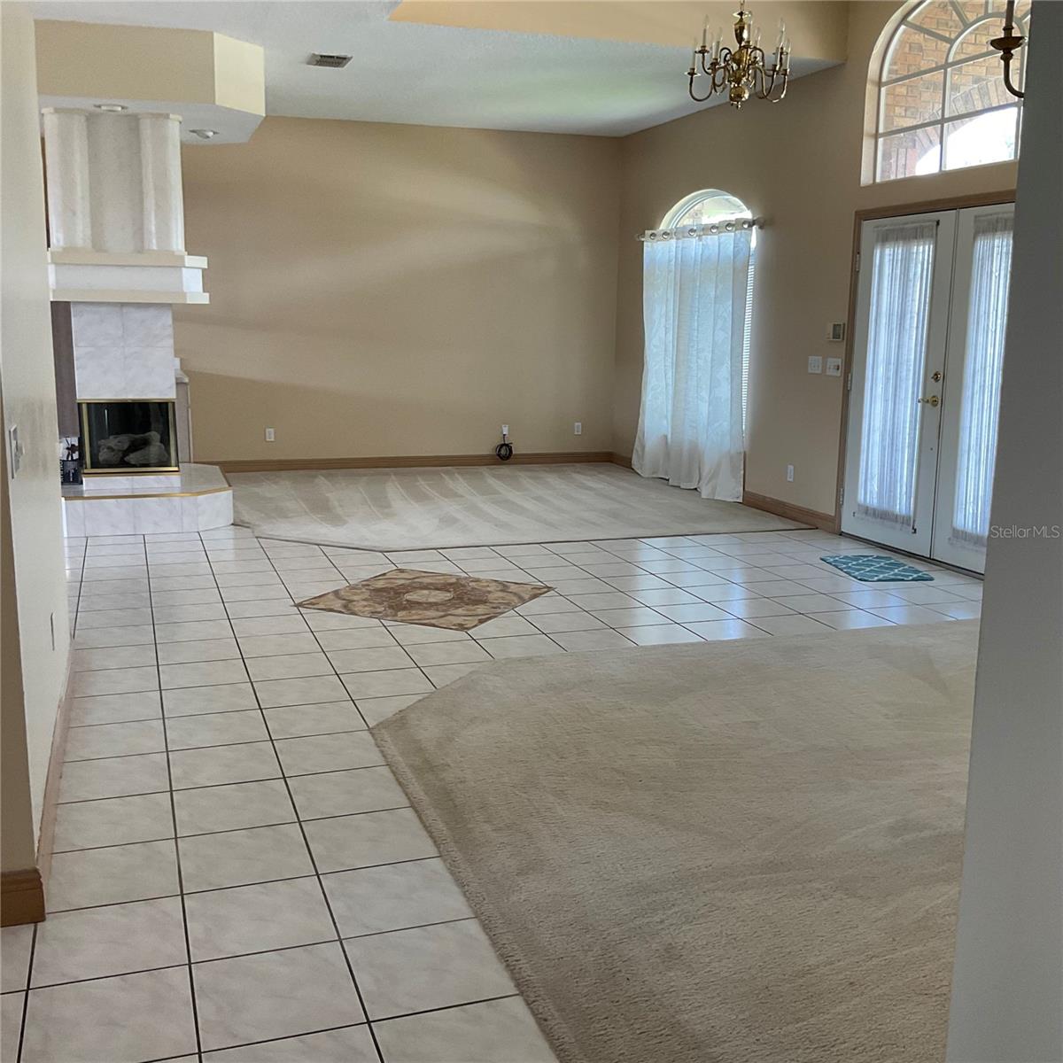 715 FAIRLAWN DRIVE
