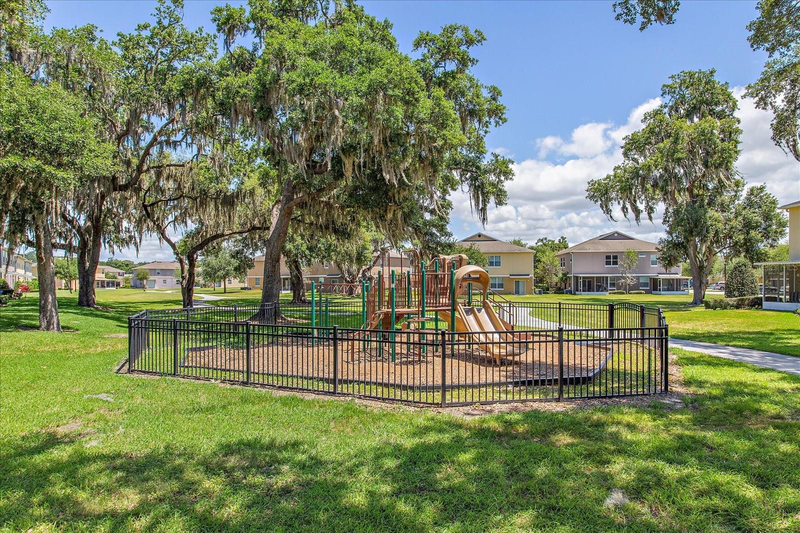 TUCKER OAKS - Residential Lease