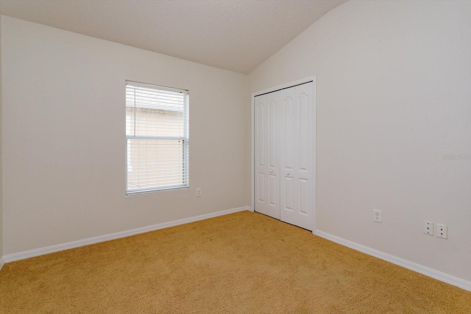 TUCKER OAKS - Residential Lease