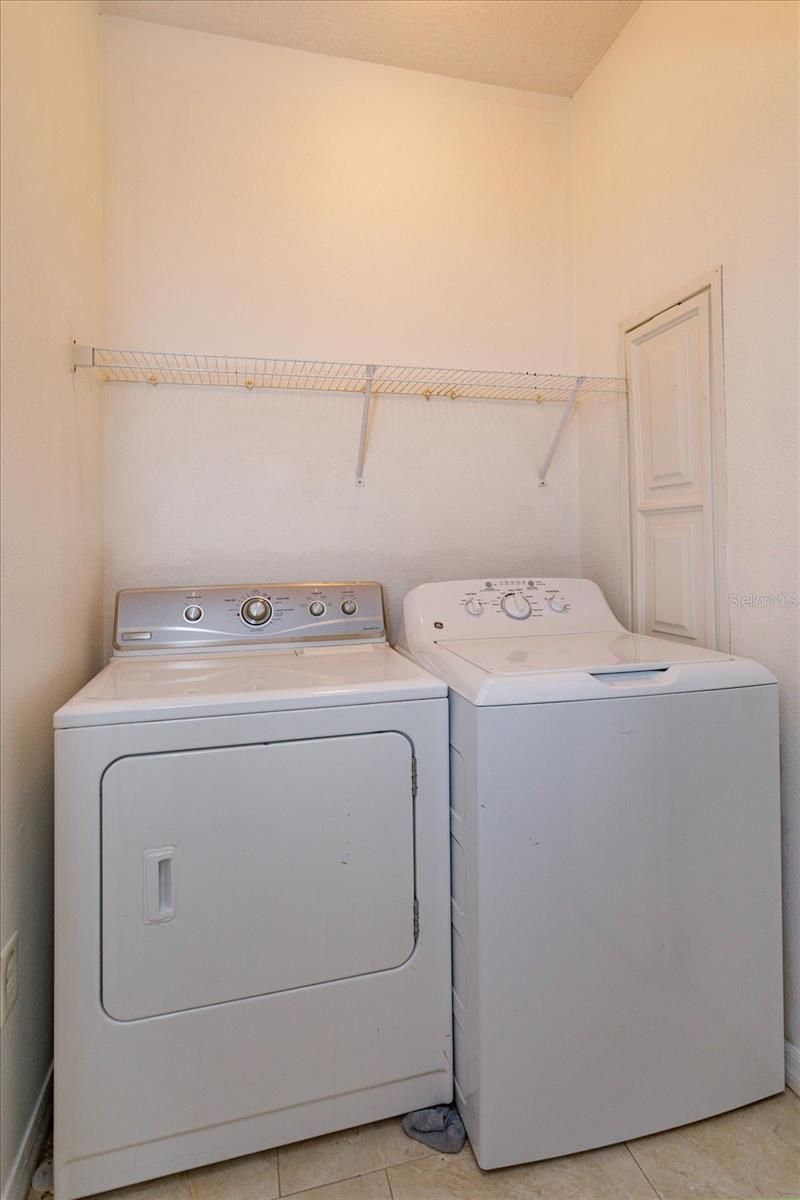 TUCKER OAKS - Residential Lease