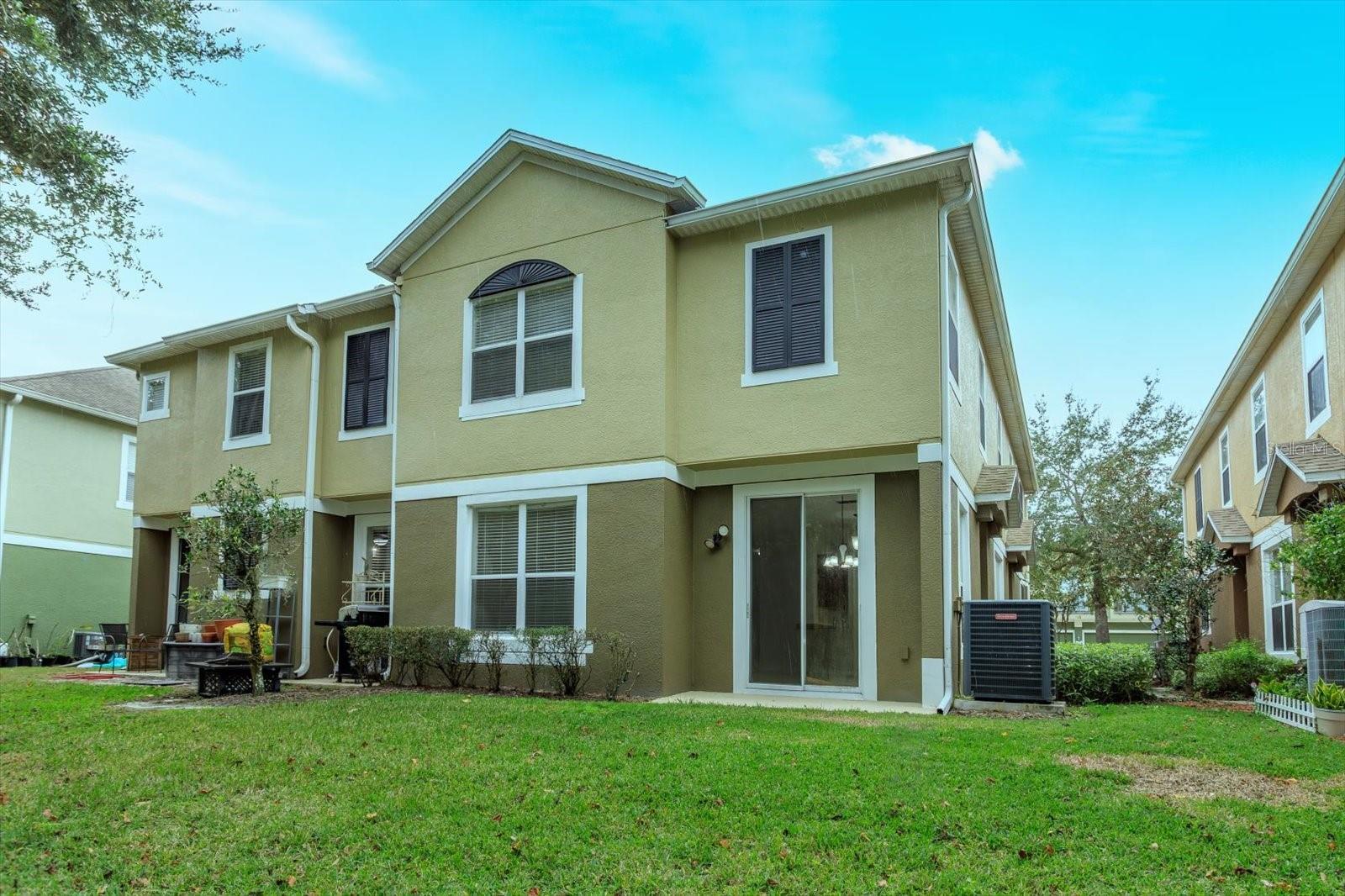 TUCKER OAKS - Residential Lease