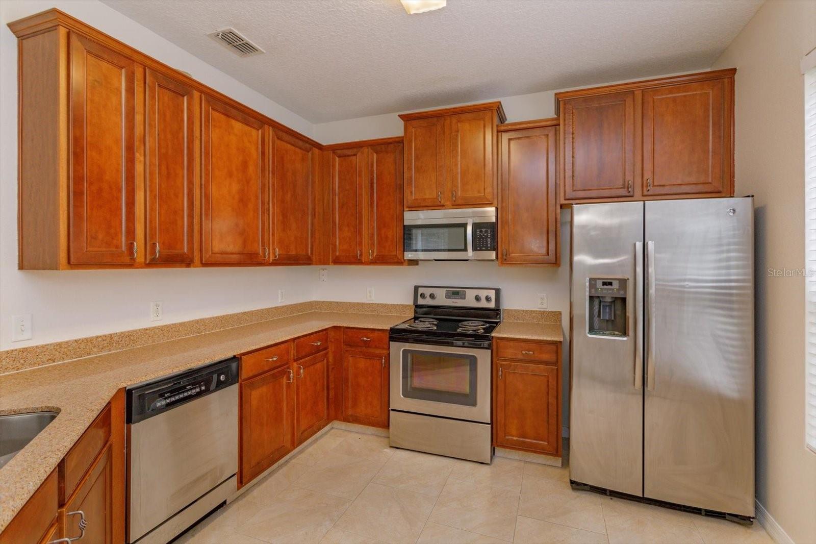 TUCKER OAKS - Residential Lease