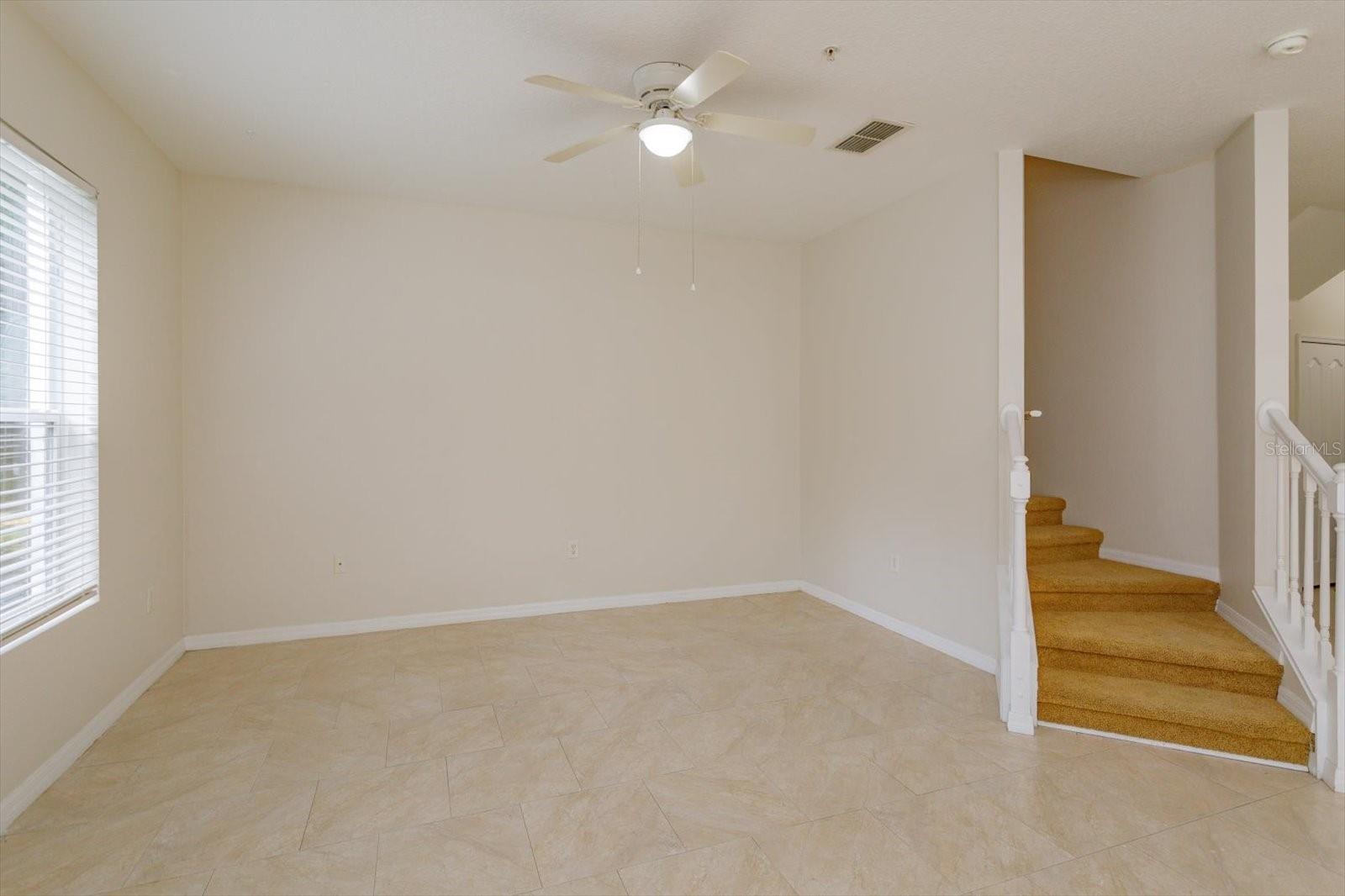 TUCKER OAKS - Residential Lease