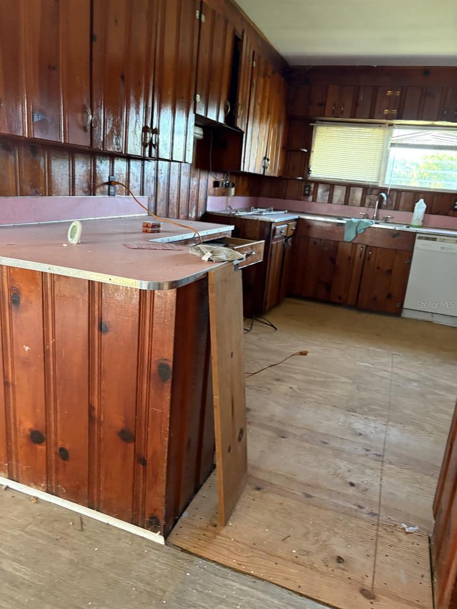 1295 HOOKERS POINT ROAD