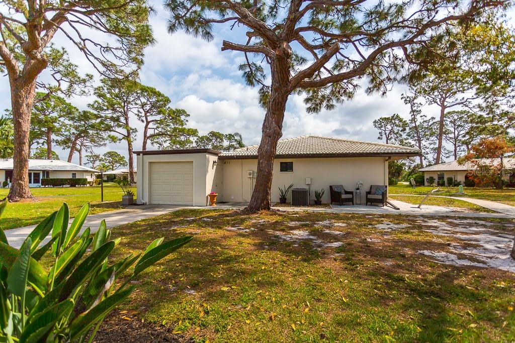 411 S OXFORD DRIVE 411