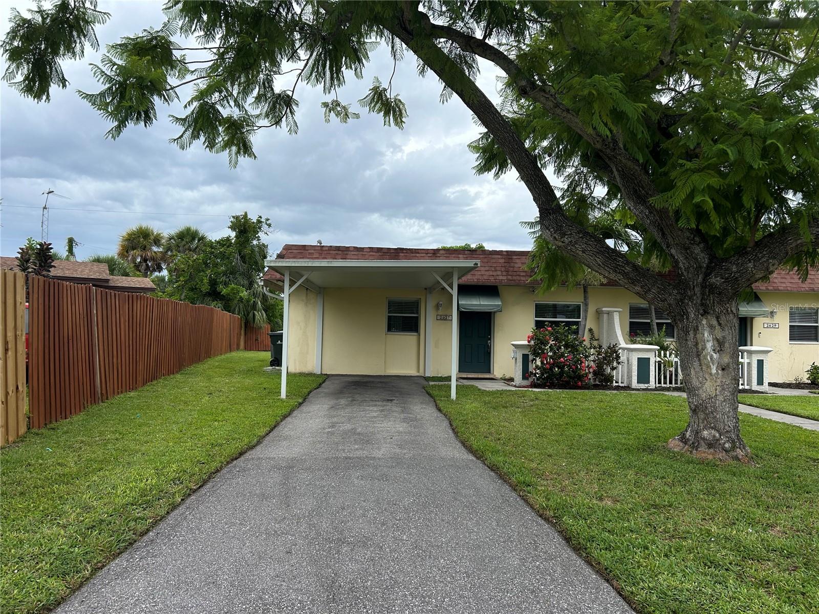 South Sarasota duplex with nice yard and pond view. This duplex has all tile flooring through out with a split bedroom plan. The master bedroom faces the pond for a nice view. Kitchen has granite counter tops with nice pass through to dining area. Nice sized screened back lanai 9 x 20 with a washer and dryer hook up to bring your own. Great location to Siesta Key and Scat bus route. Owner would consider a small pet.