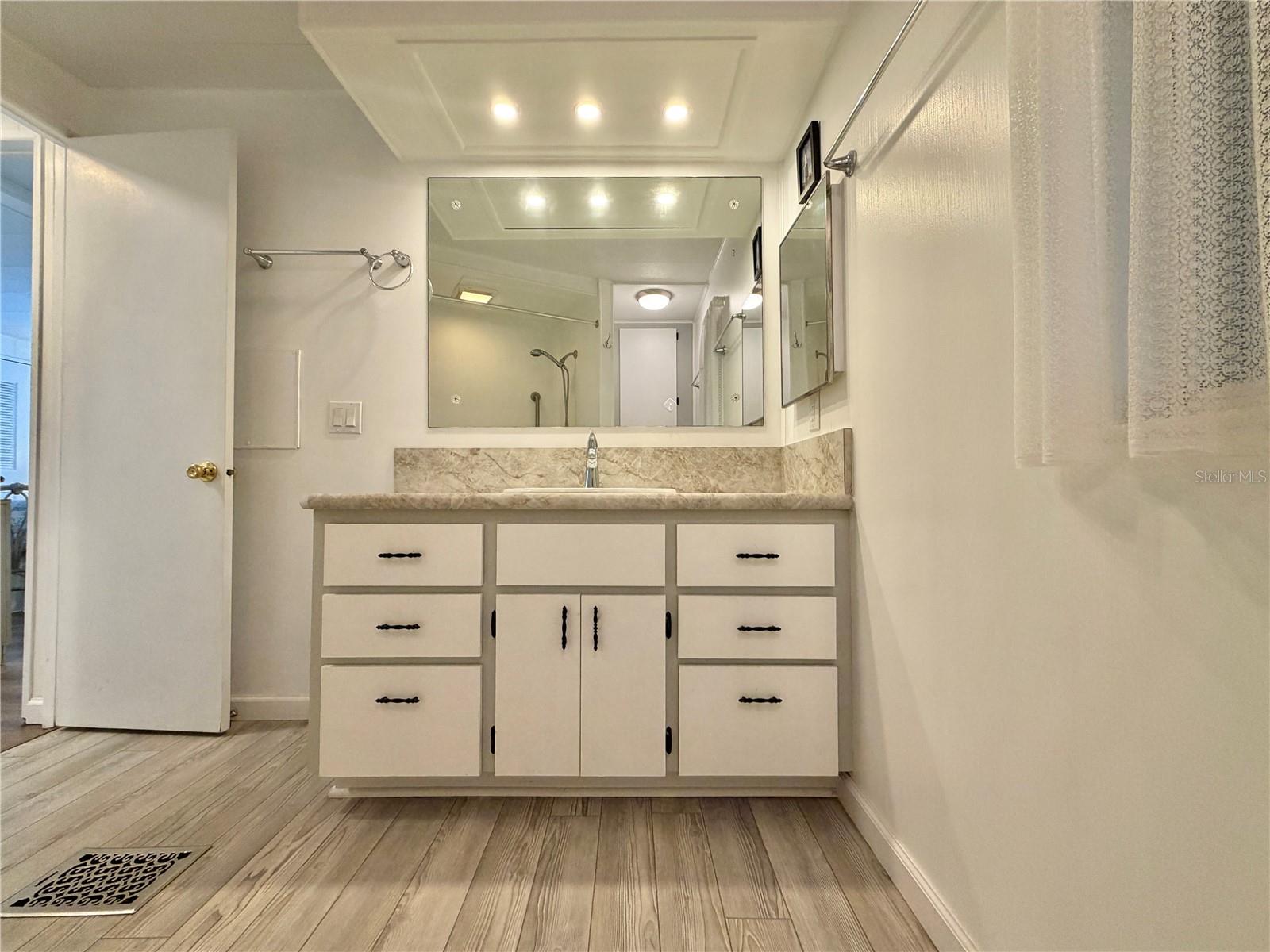 HAWTHORNE AT LEESBURG A COOP - Residential