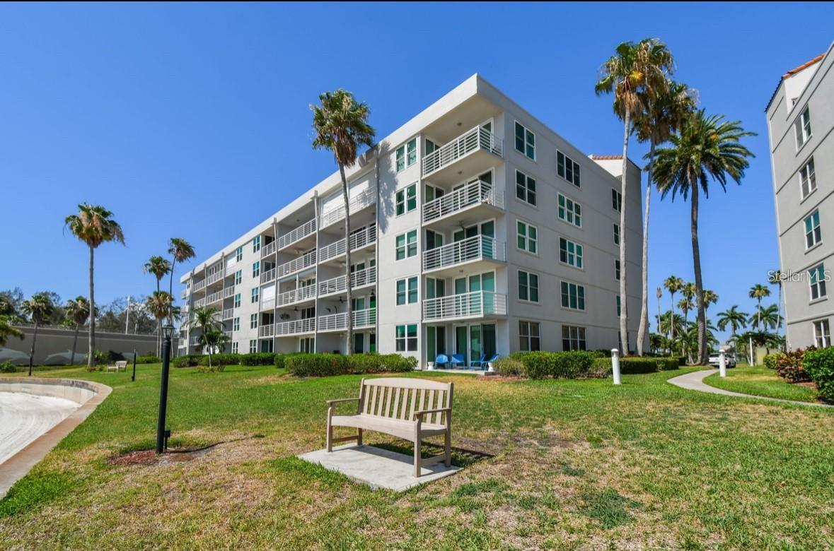 BAHIA VISTA - Residential