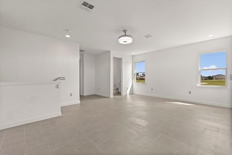 Tiny photo for 17708 Sawgrass Run, Tavares, FL 32778 (MLS # G5103352)