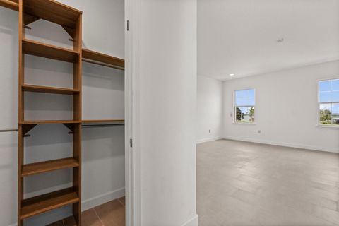 Tiny photo for 17708 Sawgrass Run, Tavares, FL 32778 (MLS # G5103352)