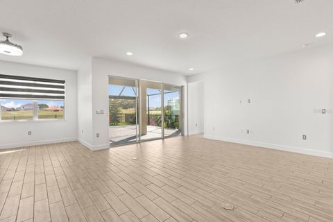 Tiny photo for 17708 Sawgrass Run, Tavares, FL 32778 (MLS # G5103352)