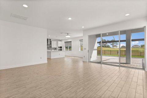 Tiny photo for 17708 Sawgrass Run, Tavares, FL 32778 (MLS # G5103352)