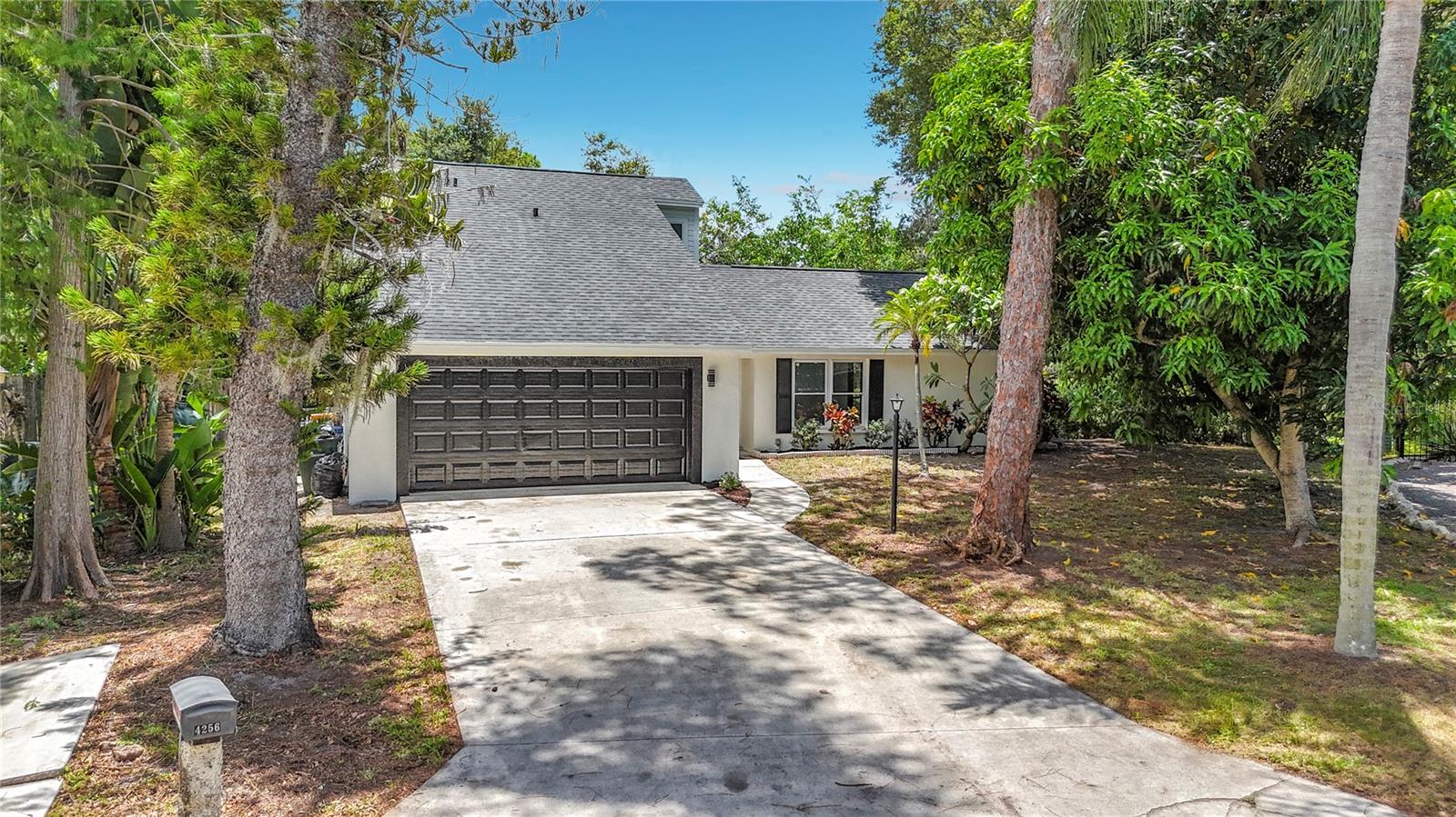 4256 KING RICHARD LANE