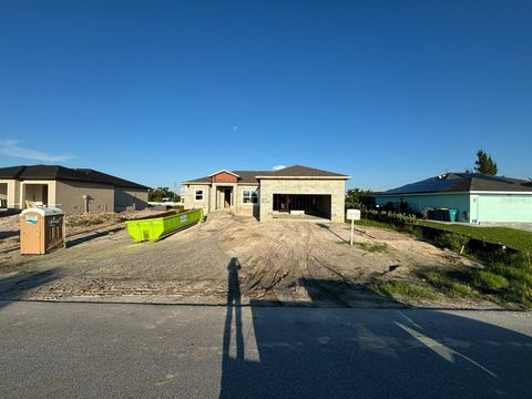 A home in PORT CHARLOTTE