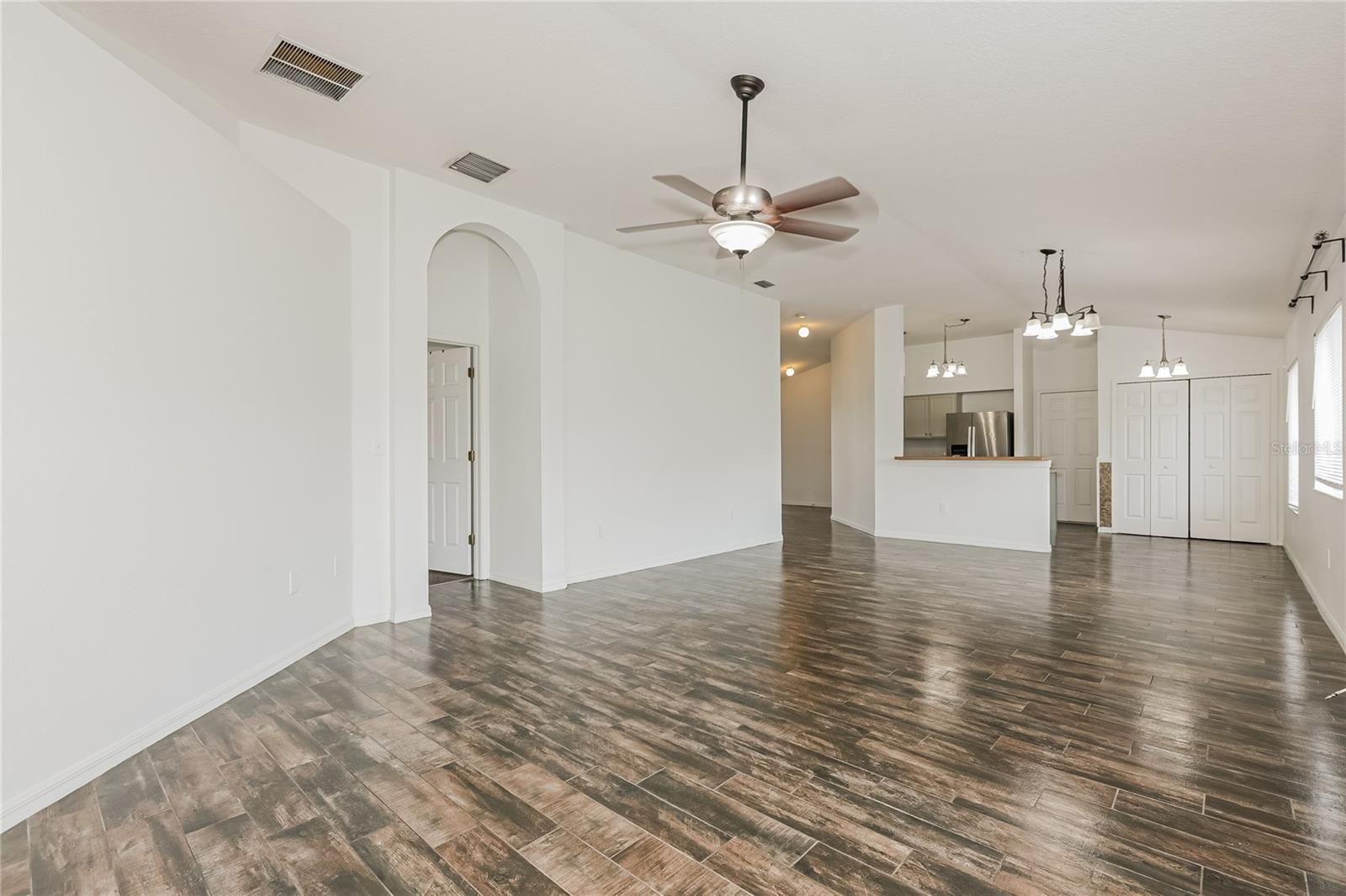 COUNTRY HILLS EAST U - Residential