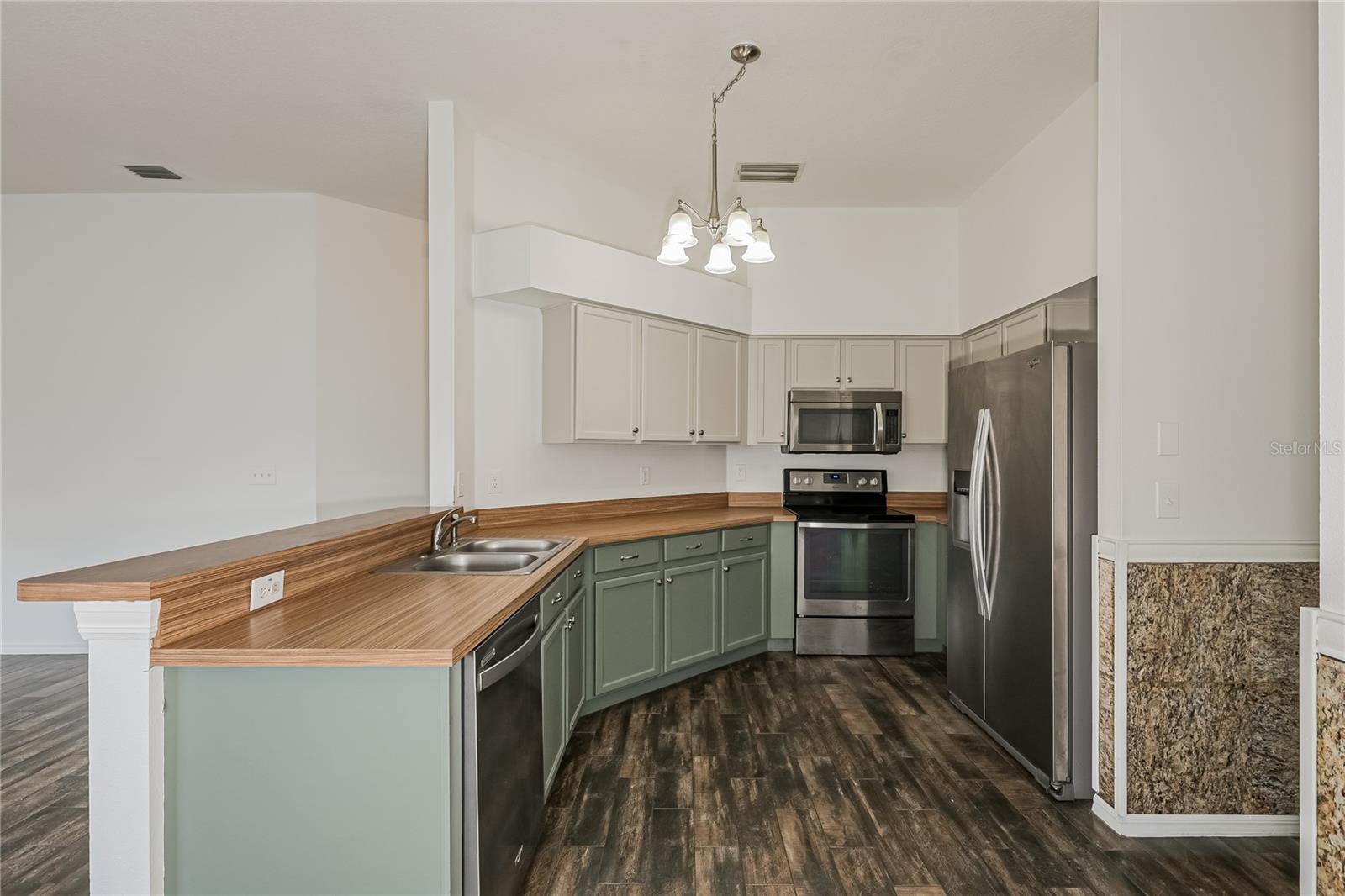 COUNTRY HILLS EAST U - Residential