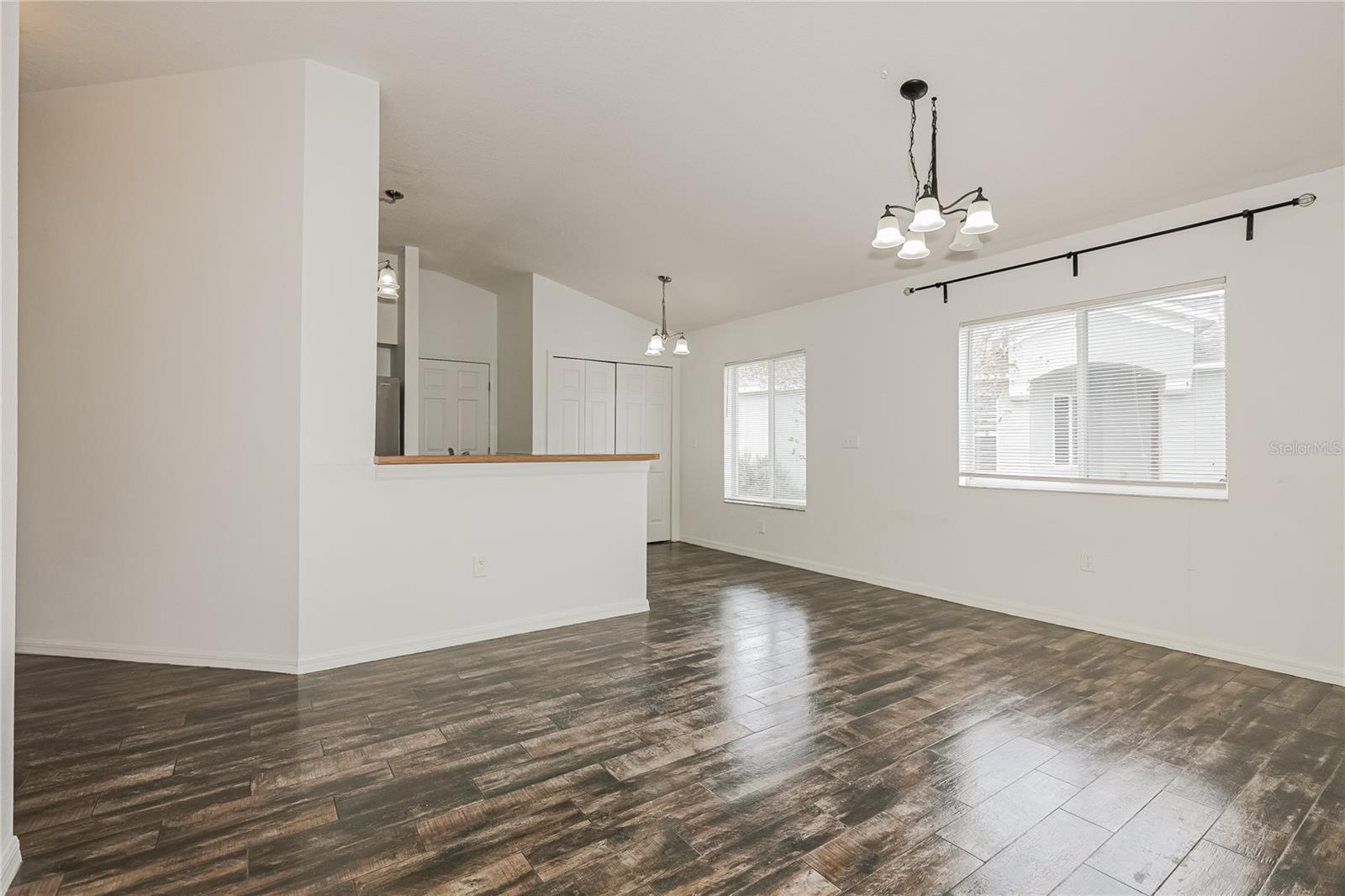 COUNTRY HILLS EAST U - Residential