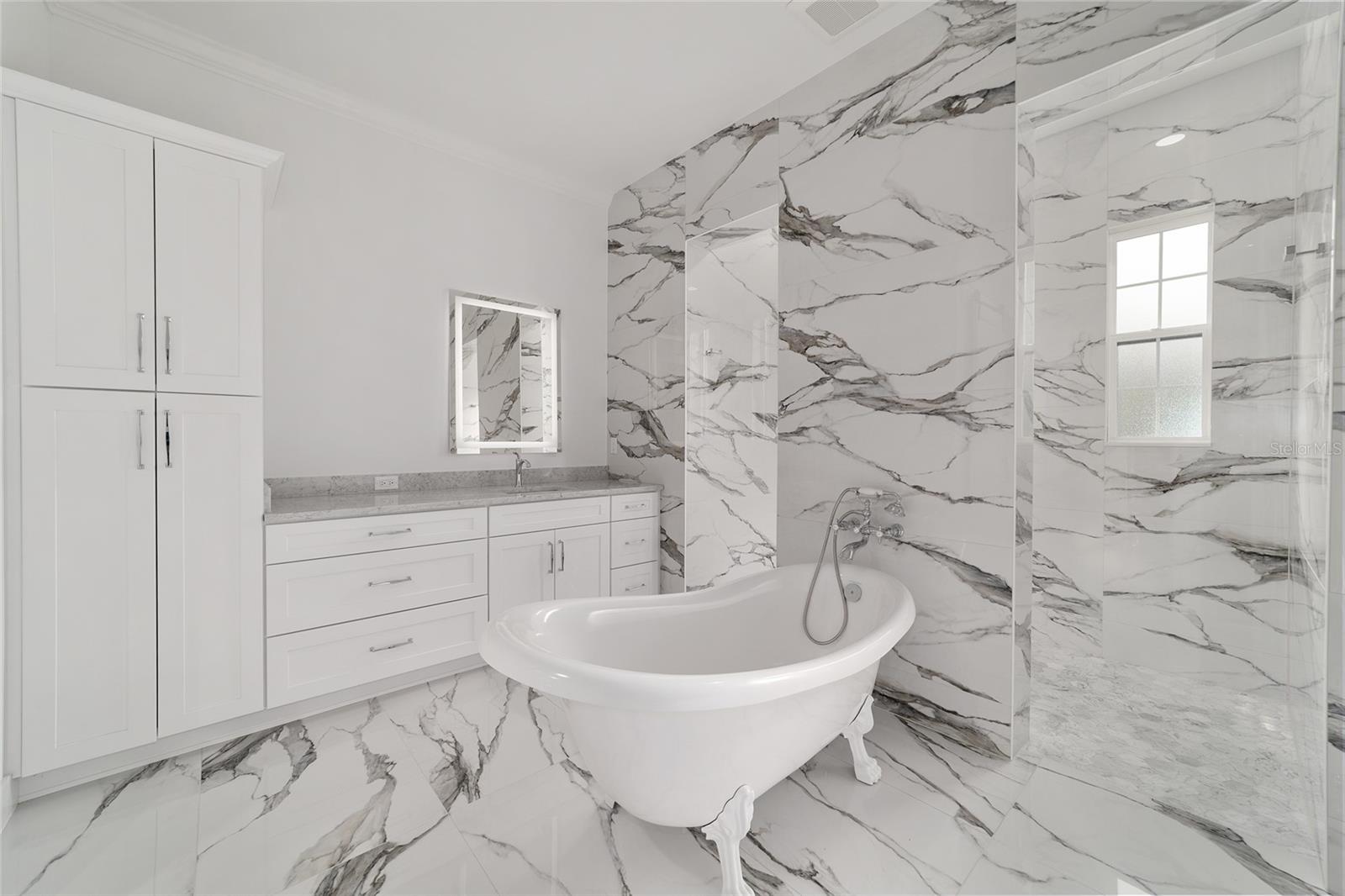 HUNT CLUB/FOX POINT - Residential