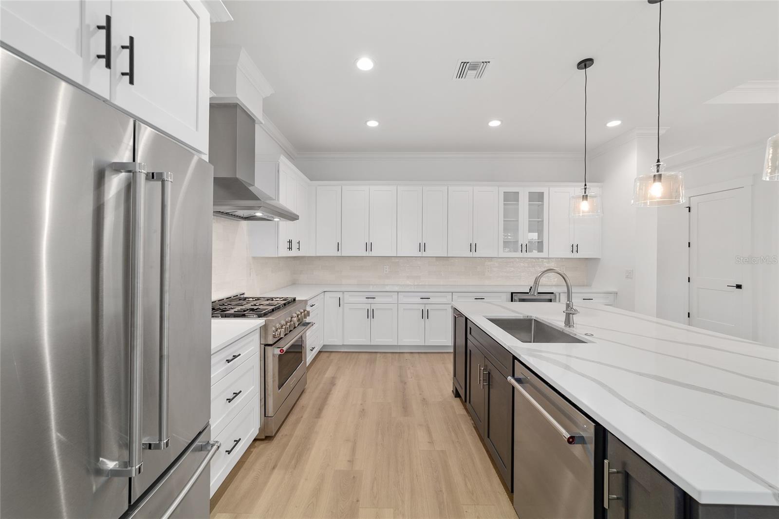 HUNT CLUB/FOX POINT - Residential